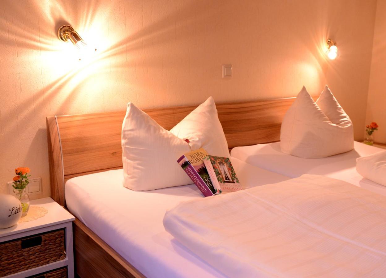 Hotel Moselterrasse Едигер-Елер Екстериор снимка
