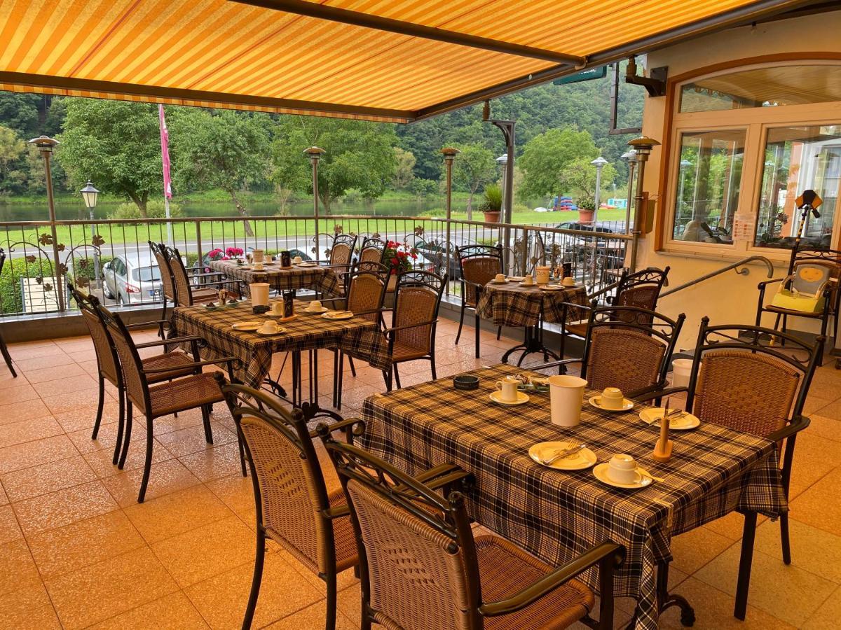 Hotel Moselterrasse Едигер-Елер Екстериор снимка