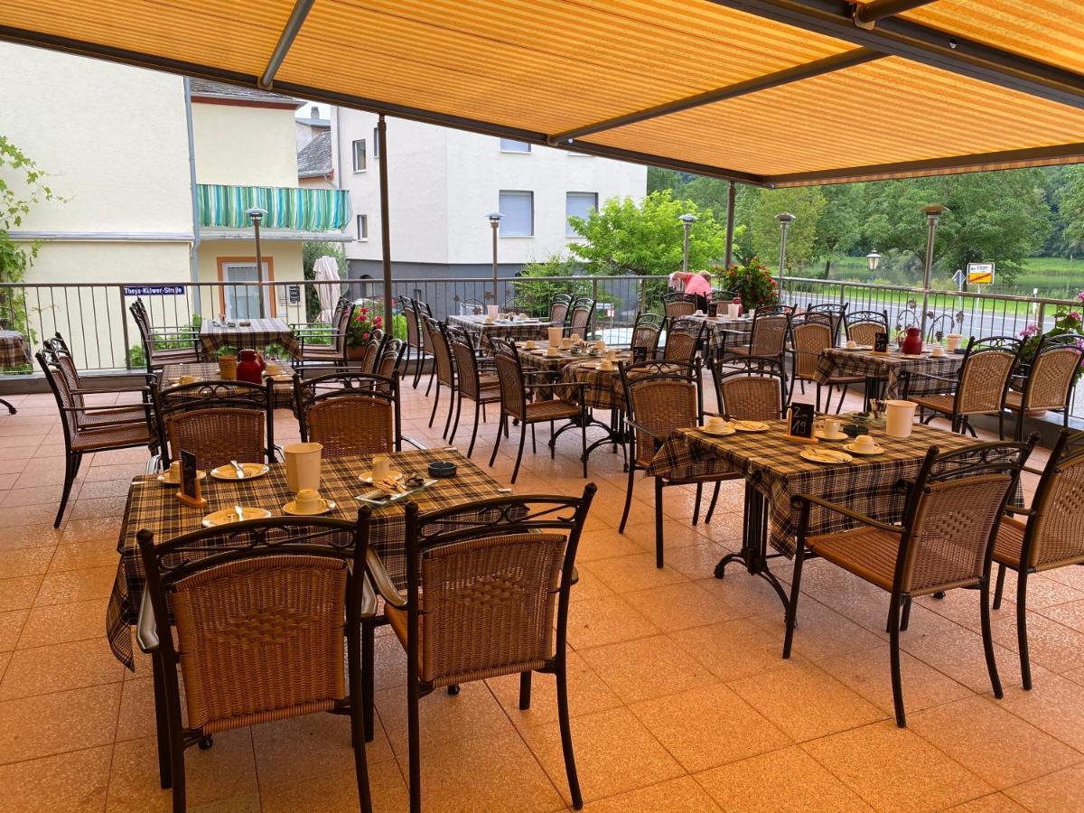 Hotel Moselterrasse Едигер-Елер Екстериор снимка