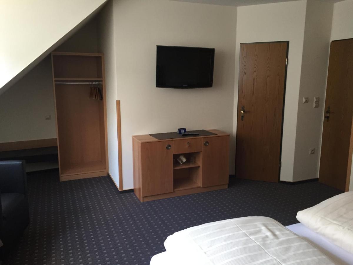 Hotel Moselterrasse Едигер-Елер Екстериор снимка