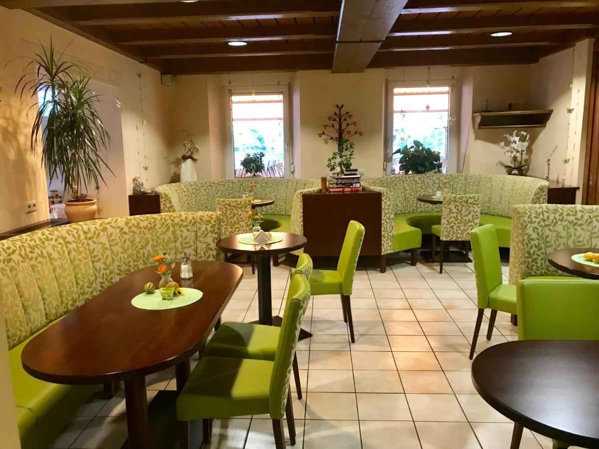 Hotel Moselterrasse Едигер-Елер Екстериор снимка